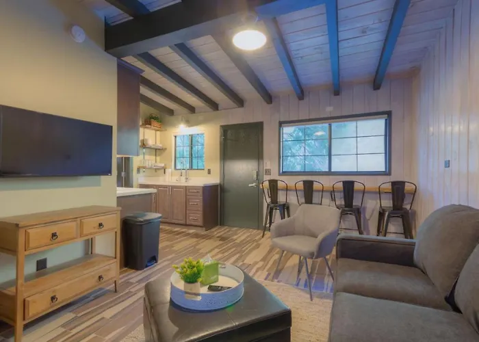 Unit 9 - Slide Rock Holiday home *